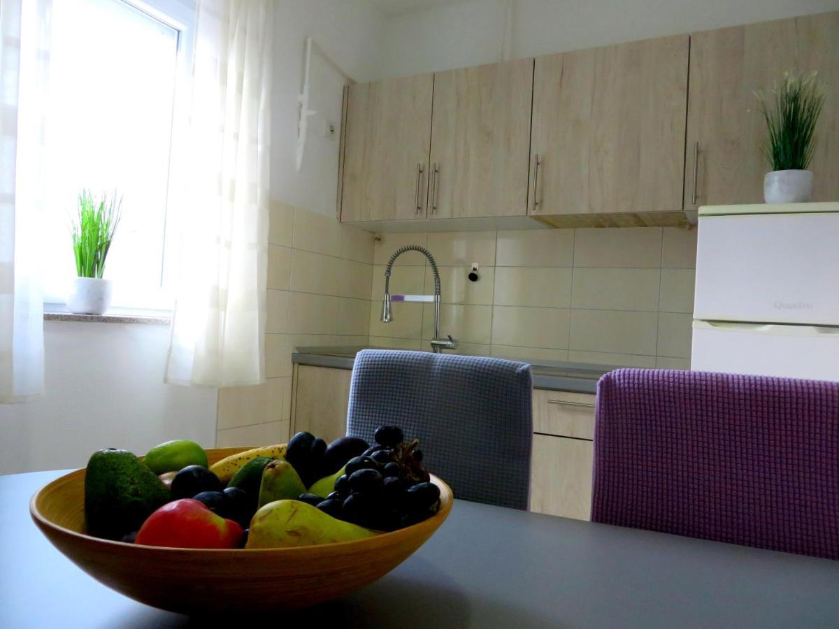 Beach Apartments Roza - The Garden Apartment Biograd Na Moru Bagian luar foto