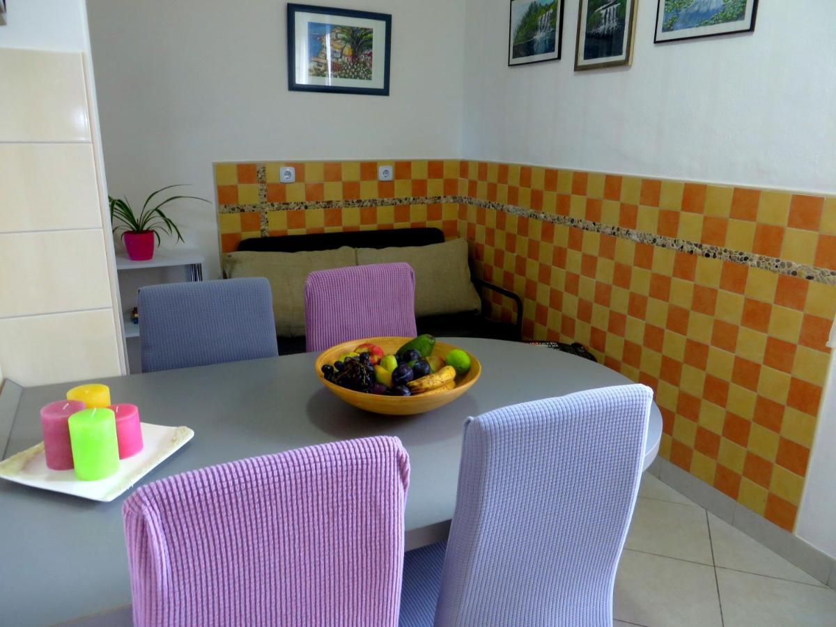 Beach Apartments Roza - The Garden Apartment Biograd Na Moru Bagian luar foto