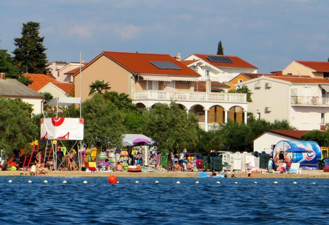 Beach Apartments Roza - The Garden Apartment Biograd Na Moru Bagian luar foto