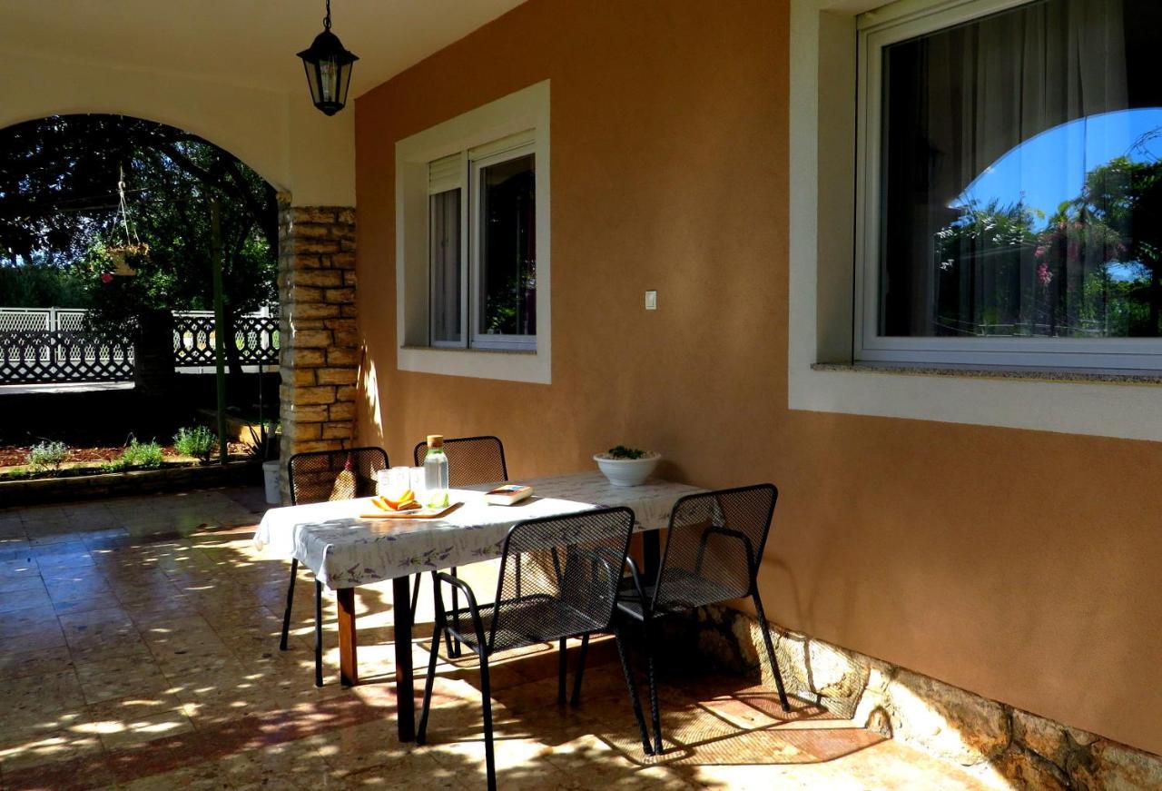 Beach Apartments Roza - The Garden Apartment Biograd Na Moru Bagian luar foto