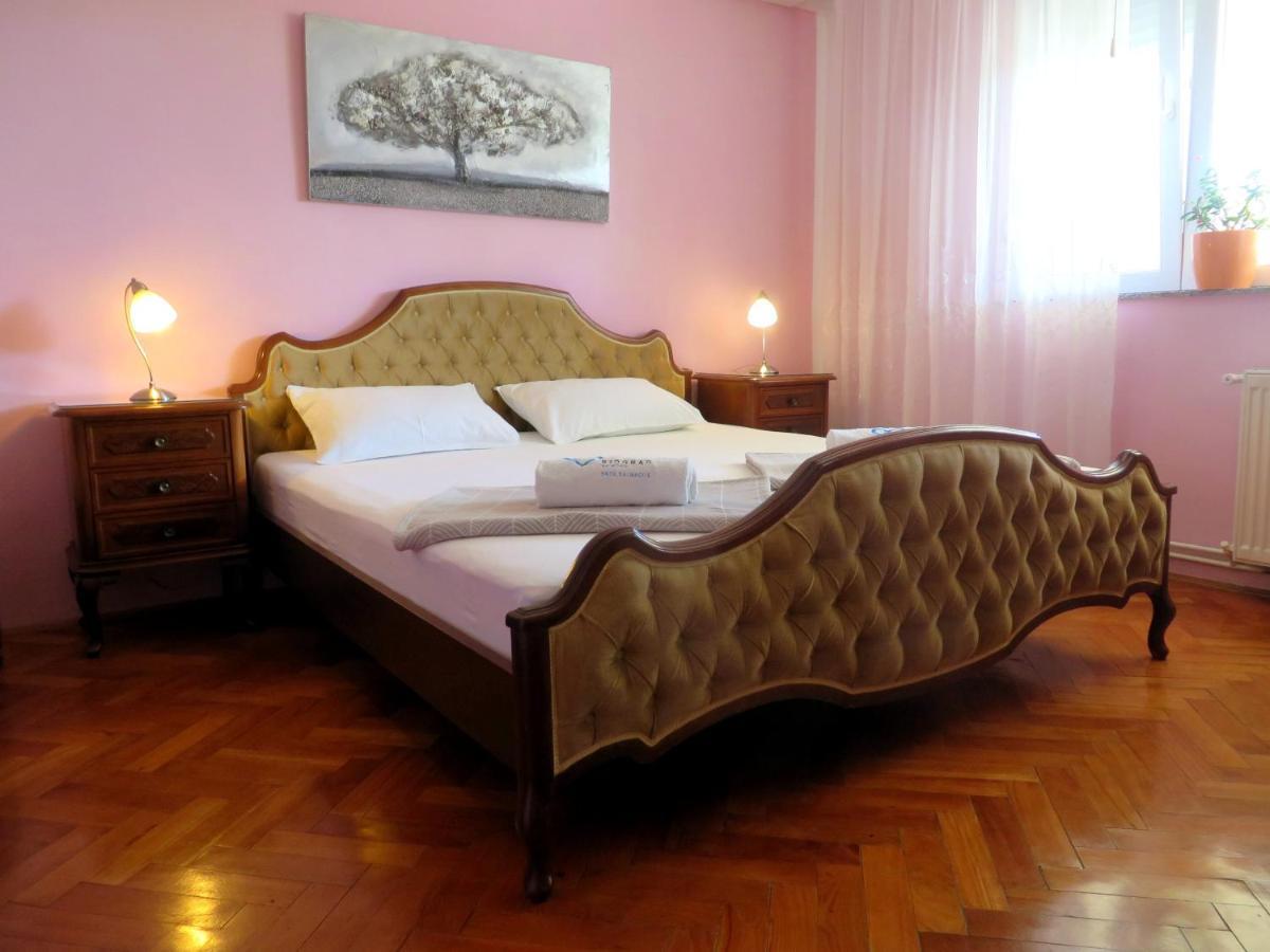 Beach Apartments Roza - The Garden Apartment Biograd Na Moru Bagian luar foto